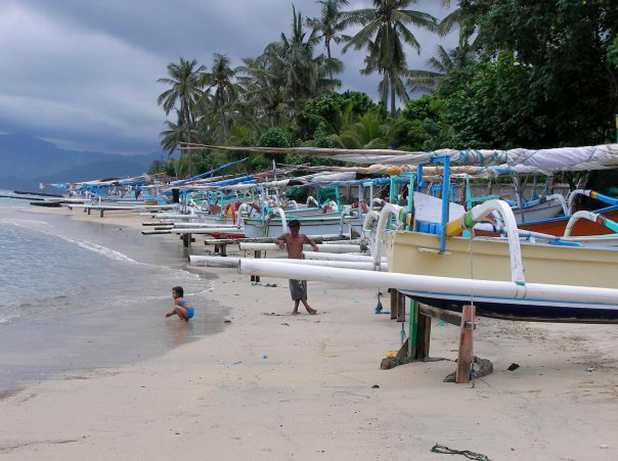 Lembongan Hostel Exterior photo